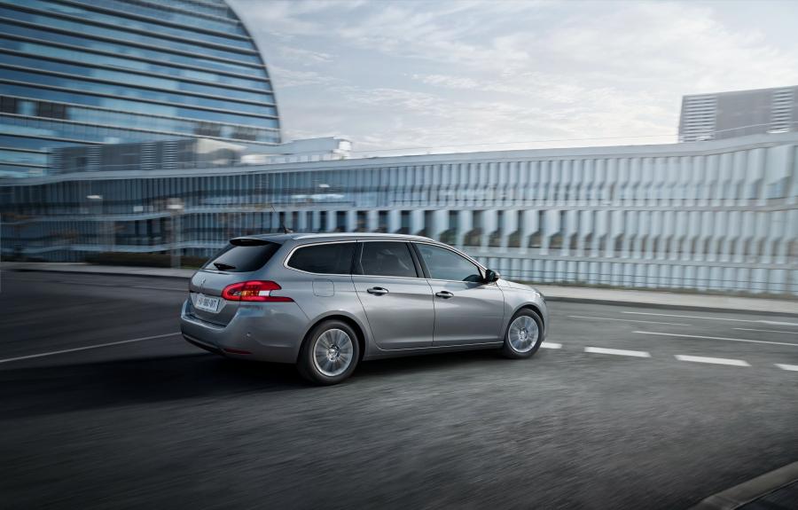  Peugeot 308 SW 2017 года  (WW) (фото 2 из 3)